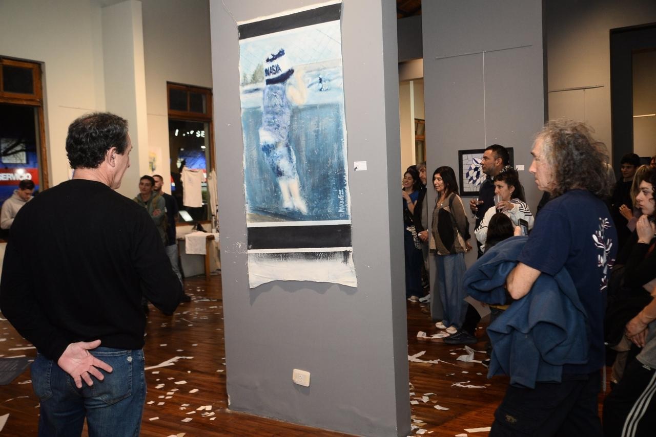 SE ENCUENTRA ABIERTA AL PÚBLICO LA MUESTRA “AZUL PASIÓN: CUANDO EL SENTIMIENTO SE HACE ARTE”