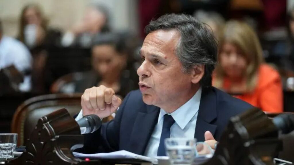 DIEGO GIULIANO: “LA REFORMA LABORAL NO PASA UN CONTROL DE CONSTITUCIONALIDAD”