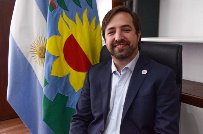 NICOLÁS KREPLAK RECHAZÓ ARANCELAR LA SALUD Y LA UNIVERSIDAD A EXTRANJEROS EN LA PROVINCIA