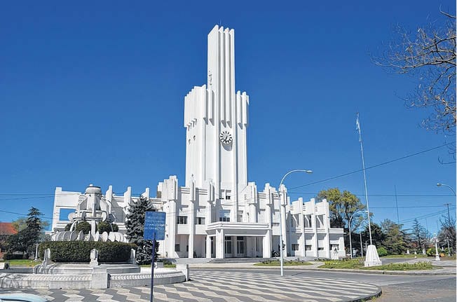 LA MONUMENTAL HUELLA DE SALAMONE EN LA ARQUITECTURA BONAERENSE