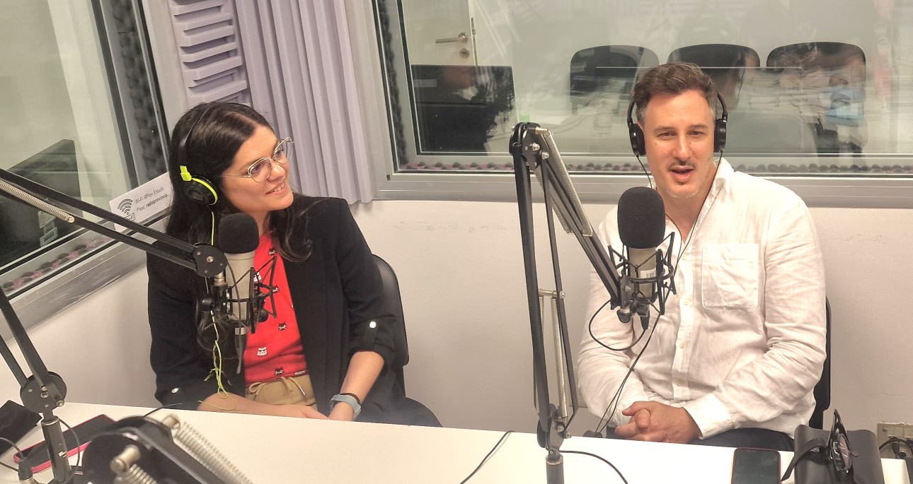 EUGENIA ZICAVO Y MAXIMILIANO TOMAS VISITARON ‘EL TENEDOR DE LIBROS’