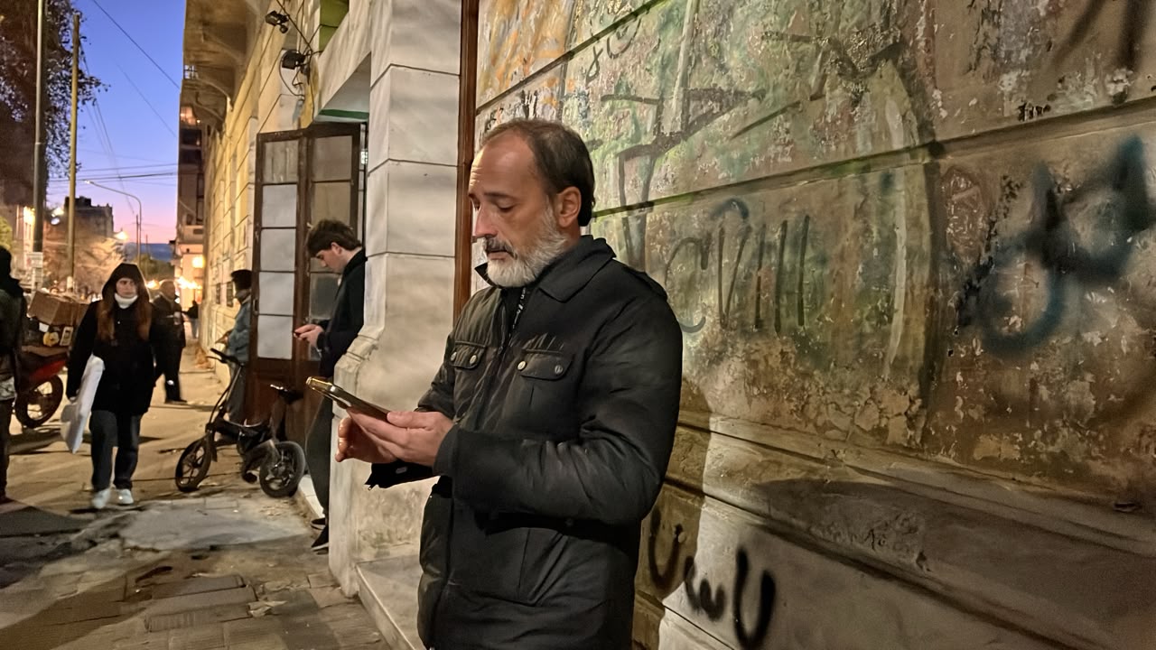 HOMENAJE A MILITANTES DESAPARECIDOS EN UN SÓTANO DONDE TOCARON LOS REDONDOS
