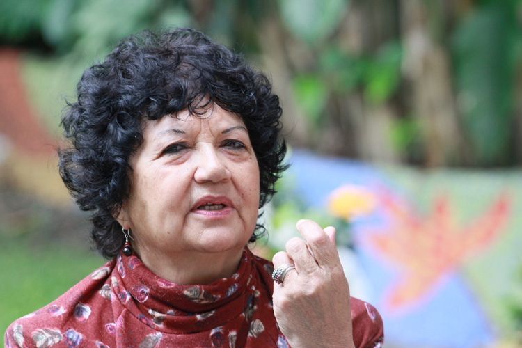 DORA BARRANCOS: "ES SUPINA LA FALTA DE ERUDICIÓN DEL PRESIDENTE"