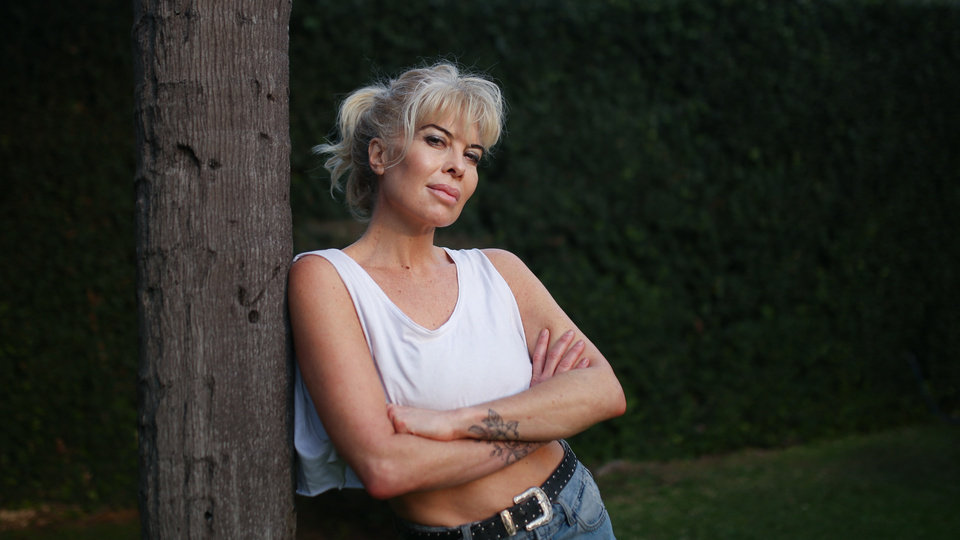 CARO FERNÁNDEZ, LA PERIODISTA QUE ENTREVISTÓ A FRED MACHADO