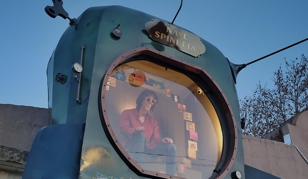 LUIS ALBERTO SPINETTA TIENE SU NAVE ESPACIAL