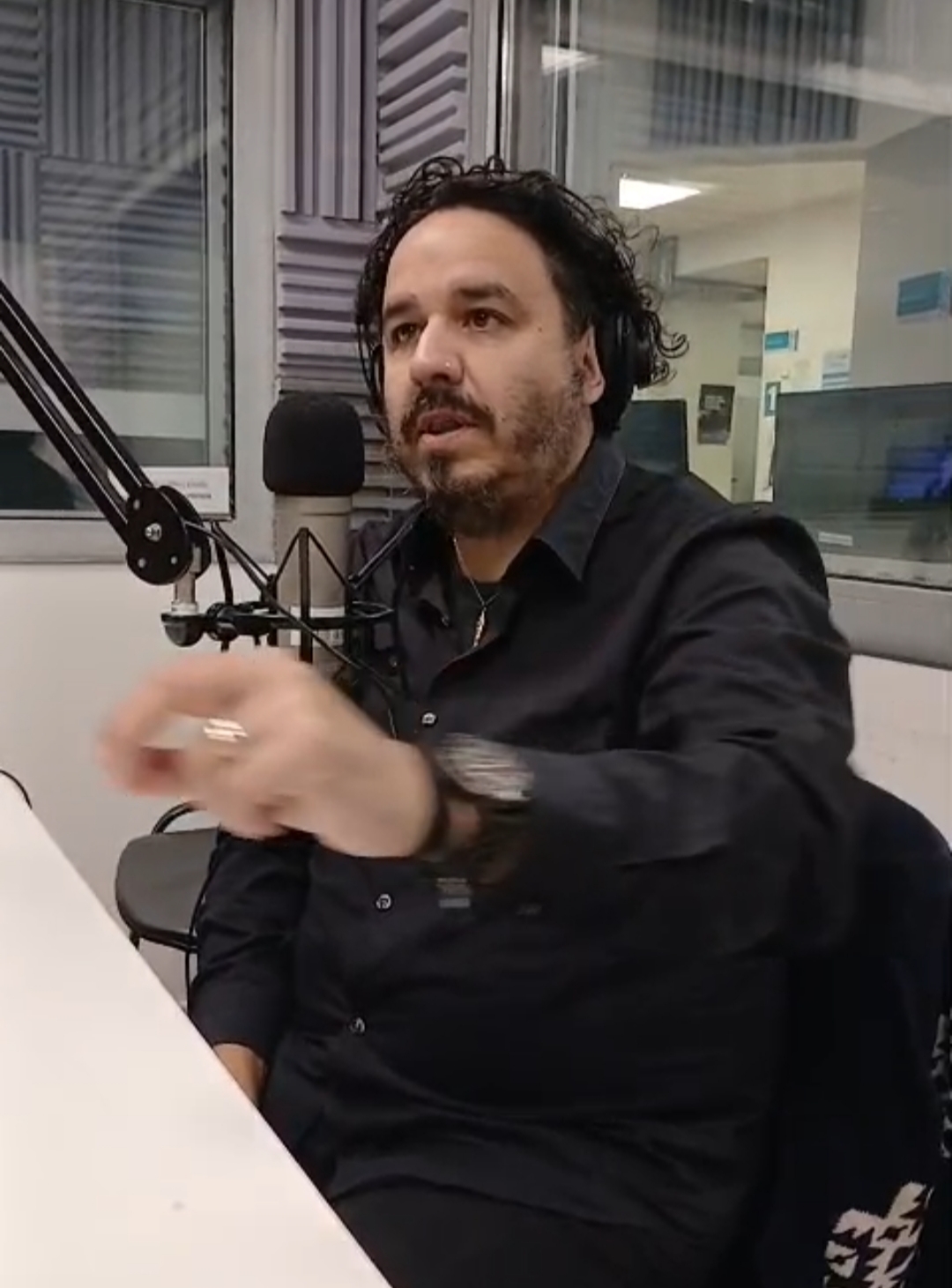 PABLO MENEGOL: “EL PERIODISMO Y LAS ARTES VAN A SER QUIENES HAGAN LA LIMPIEZA DE LA TECNOLOGÍA BUENA DE LA MALA”